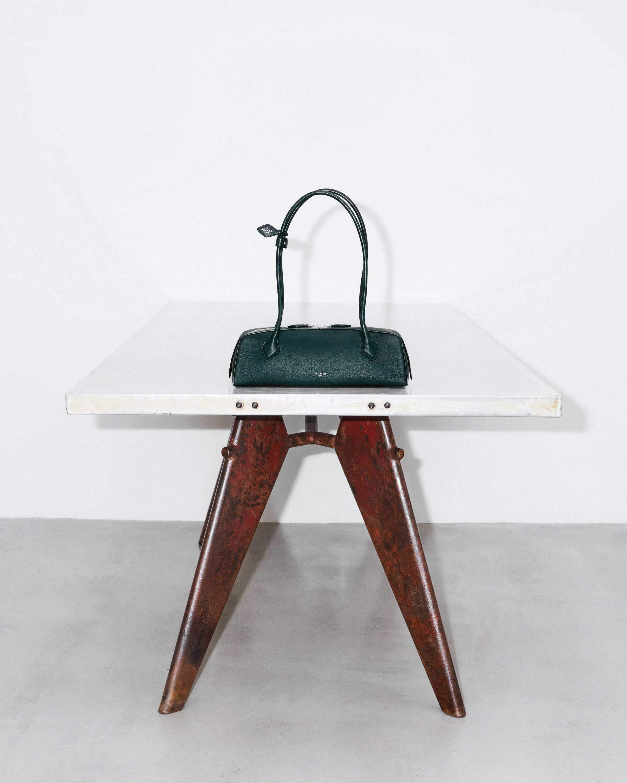 アライア (Alaïa)日本公式｜レディースデザイナーズウェア